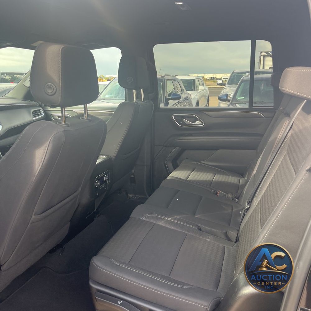 2024 Chevrolet Suburban LS