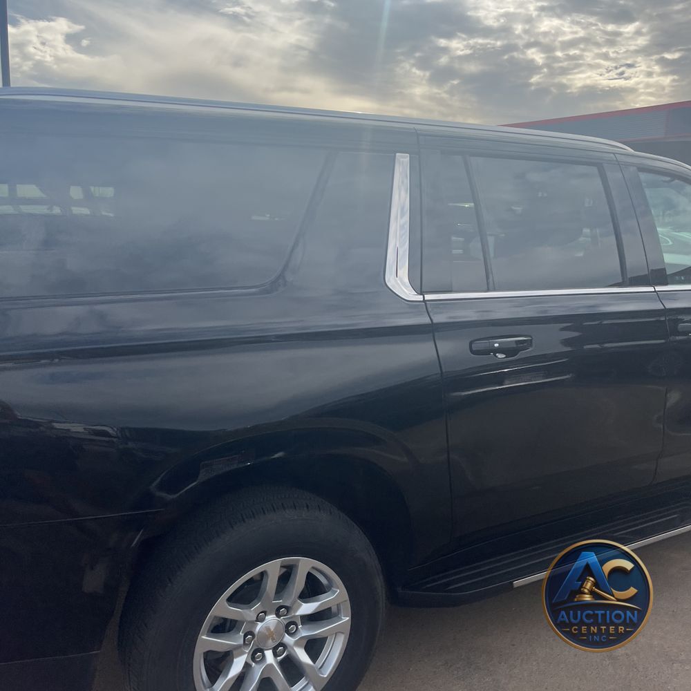 2024 Chevrolet Suburban LS