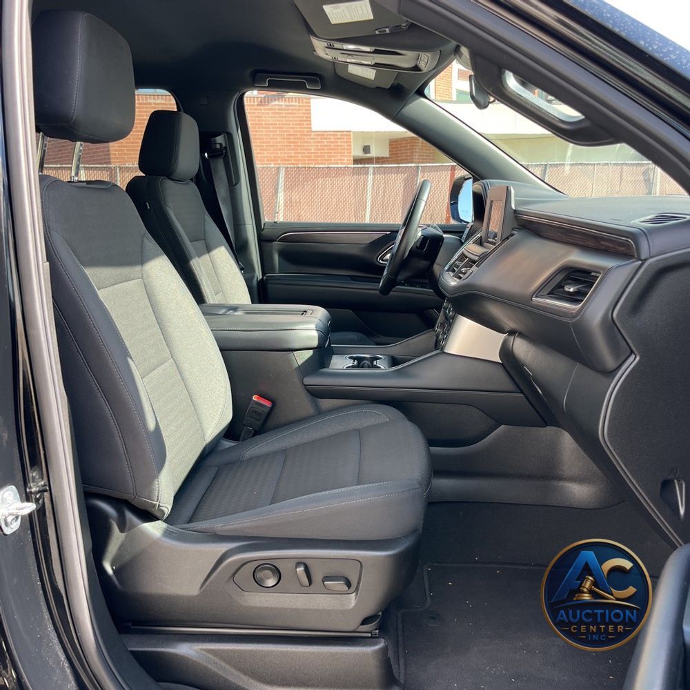 2024 Chevrolet Suburban LS