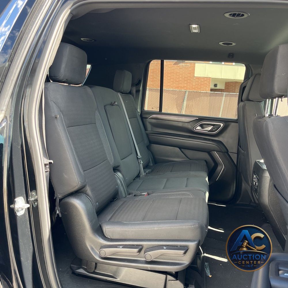 2024 Chevrolet Suburban LS