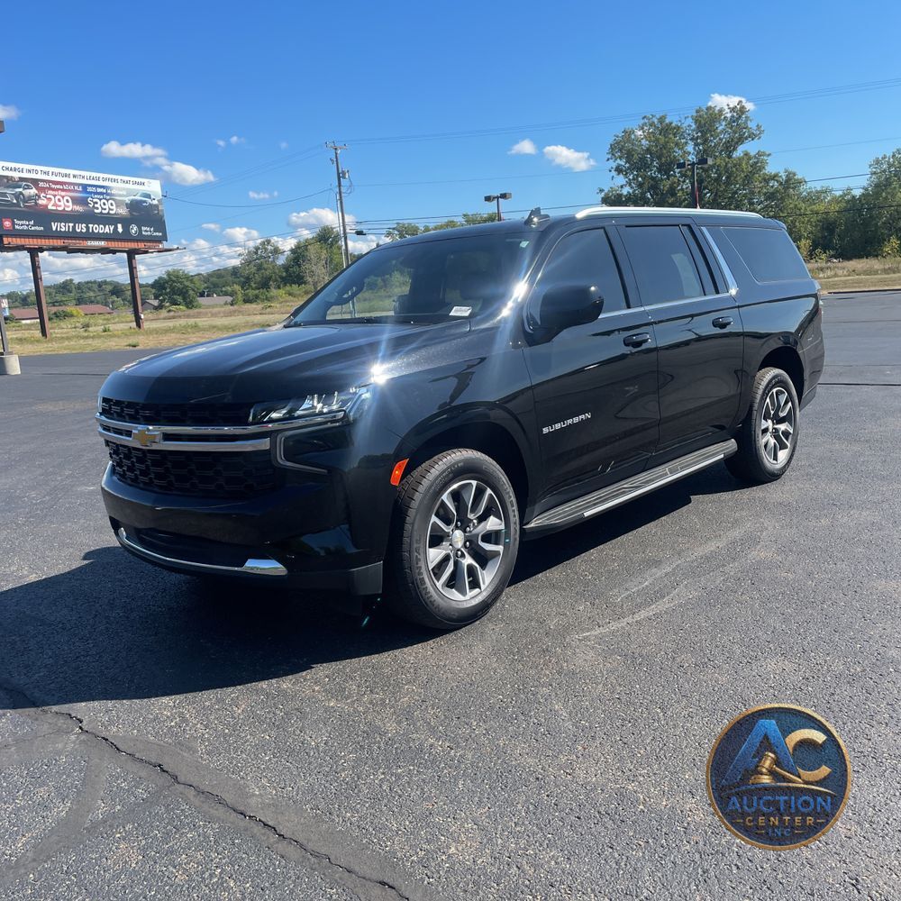2023 Chevrolet Suburban LS