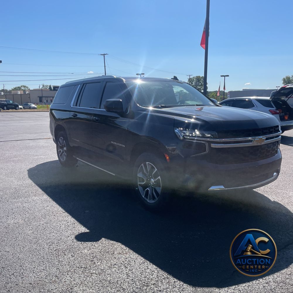 2023 Chevrolet Suburban LS