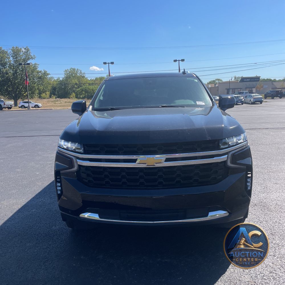 2023 Chevrolet Suburban LS