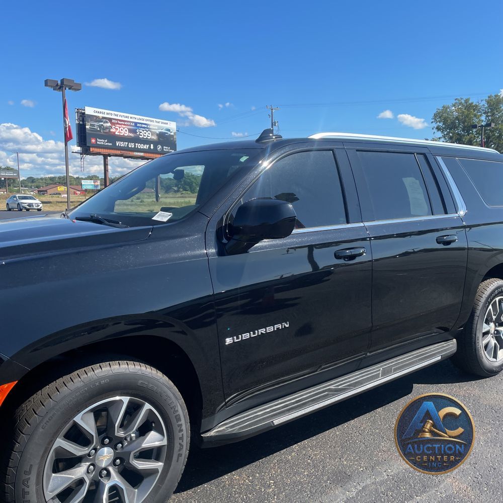 2023 Chevrolet Suburban LS