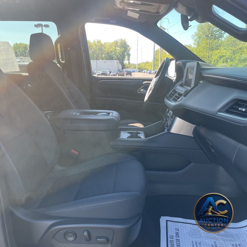 2023 Chevrolet Suburban LS