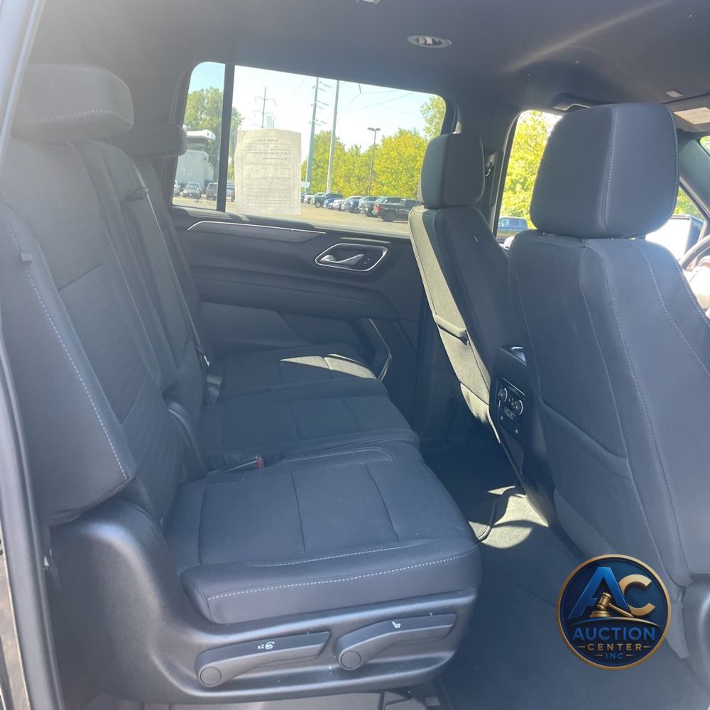 2023 Chevrolet Suburban LS