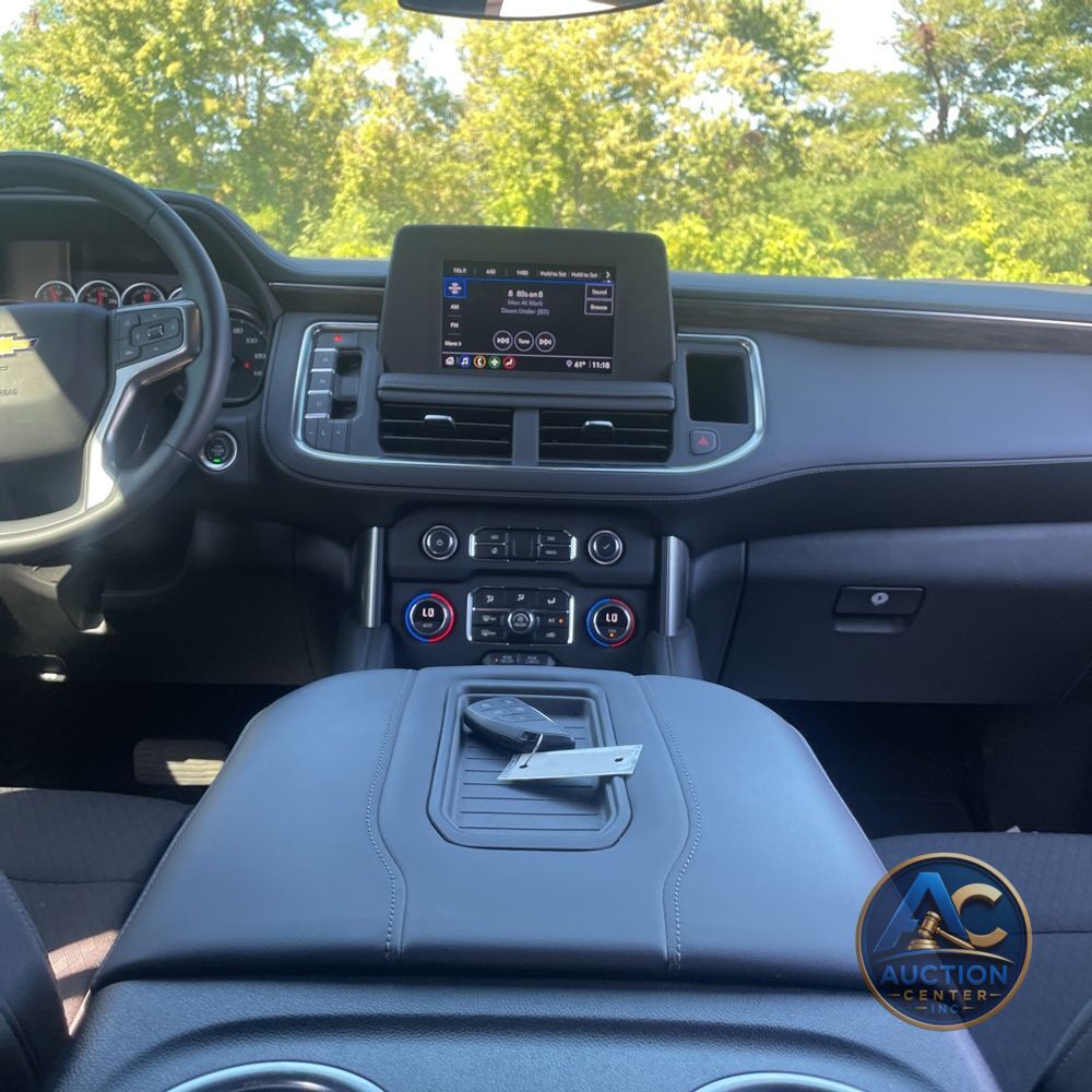2023 Chevrolet Suburban LS