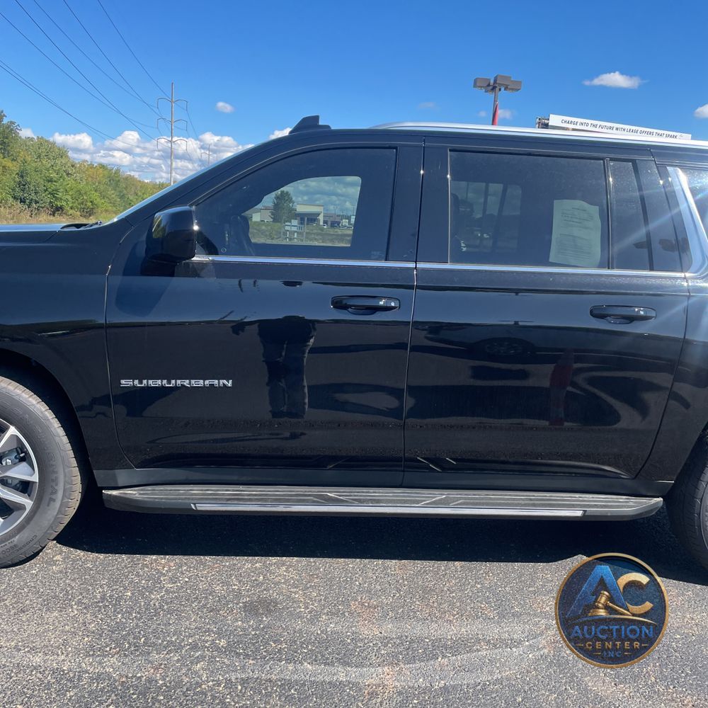 2023 Chevrolet Suburban LS