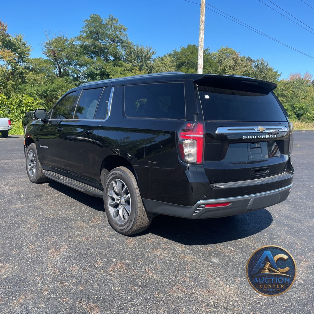 2023 Chevrolet Suburban LS