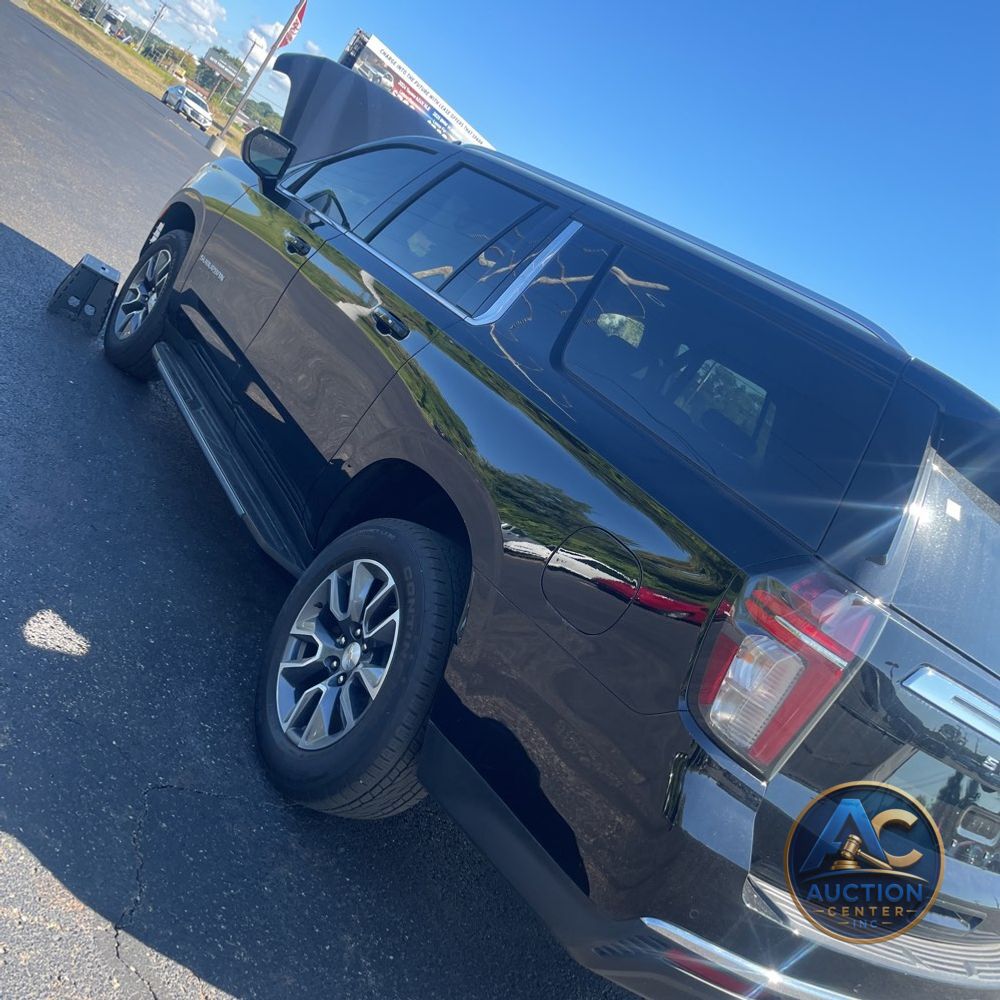 2023 Chevrolet Suburban LS