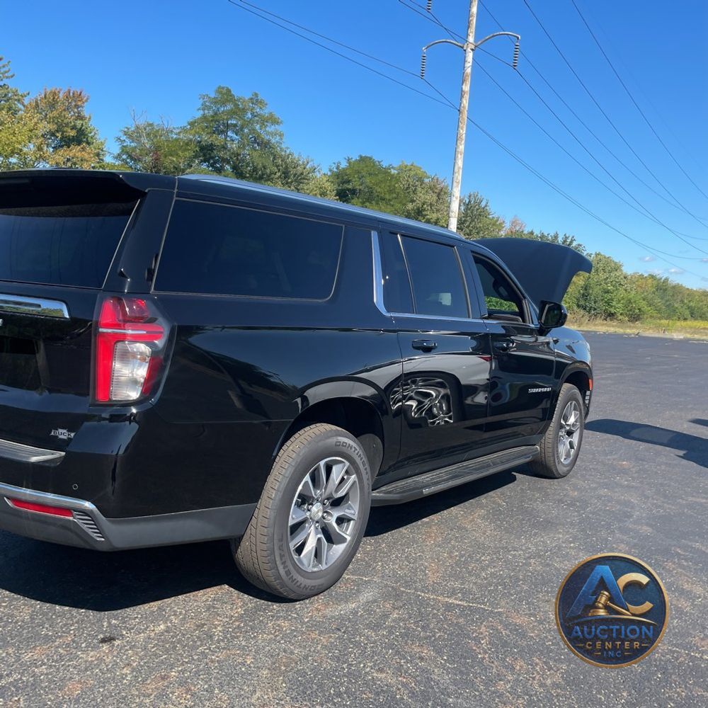 2023 Chevrolet Suburban LS