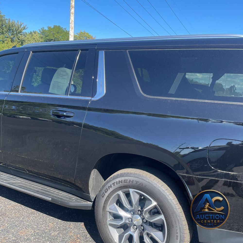 2023 Chevrolet Suburban LS