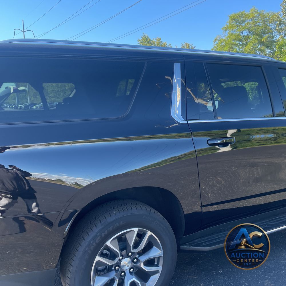 2023 Chevrolet Suburban LS