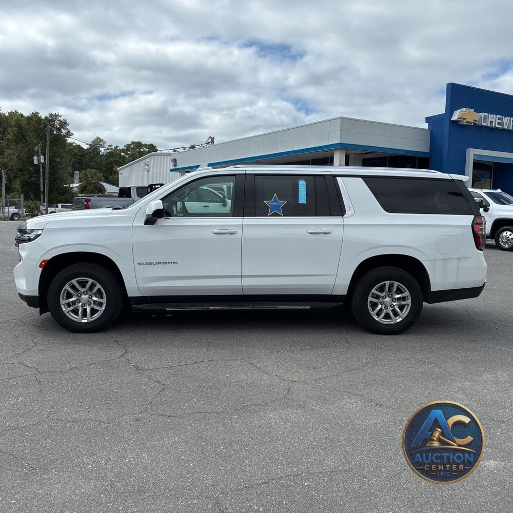 2023 Chevrolet Suburban LT