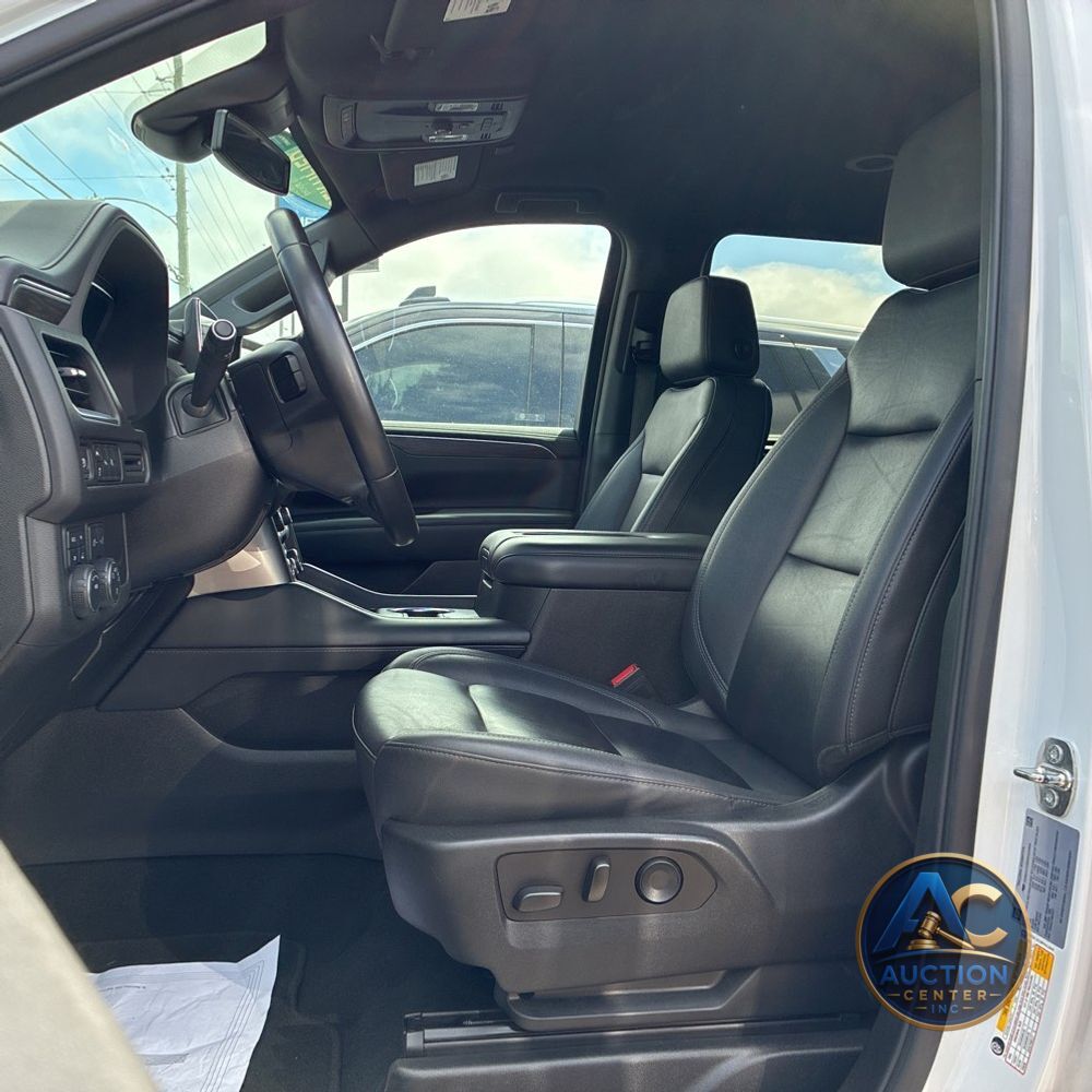 2023 Chevrolet Suburban LT