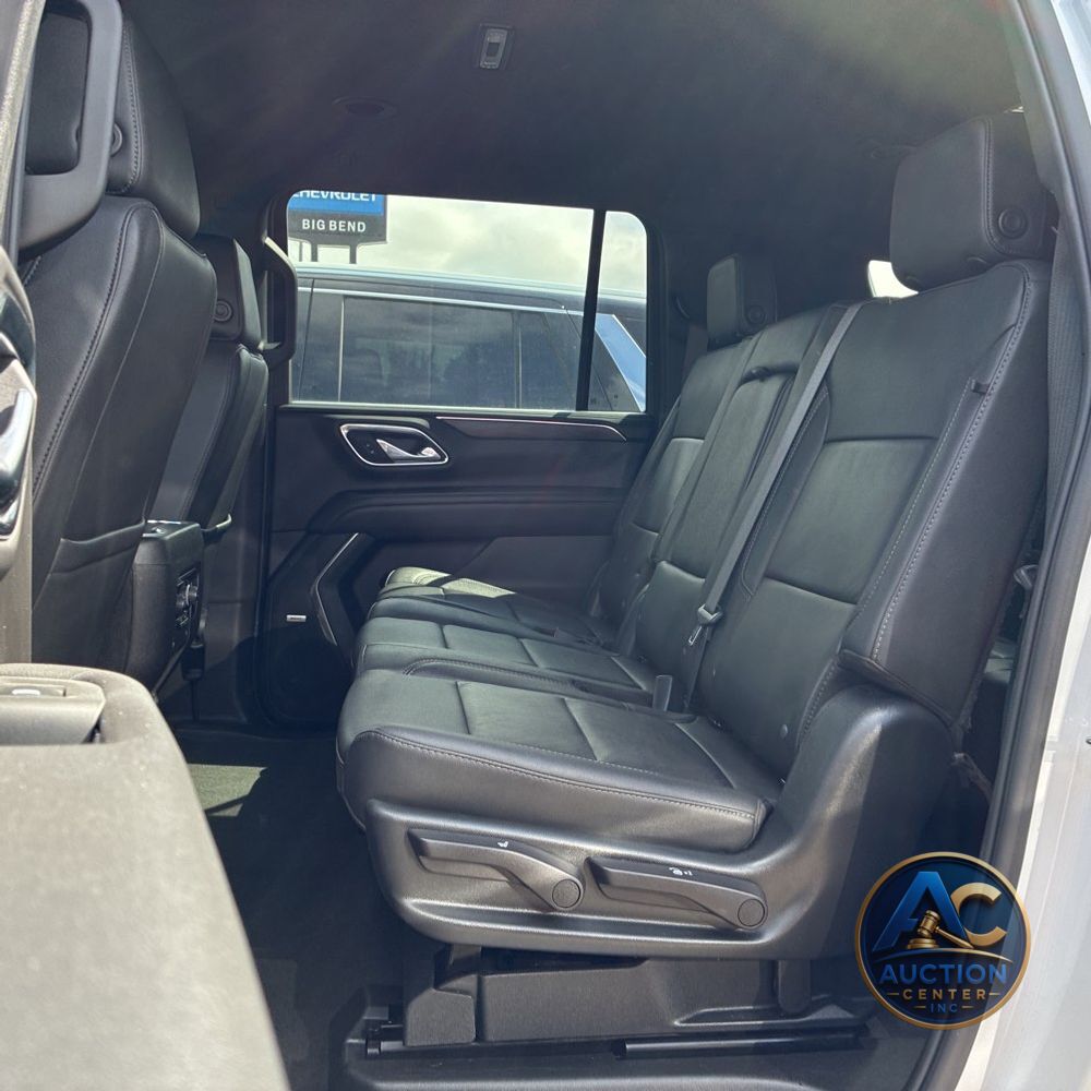 2023 Chevrolet Suburban LT
