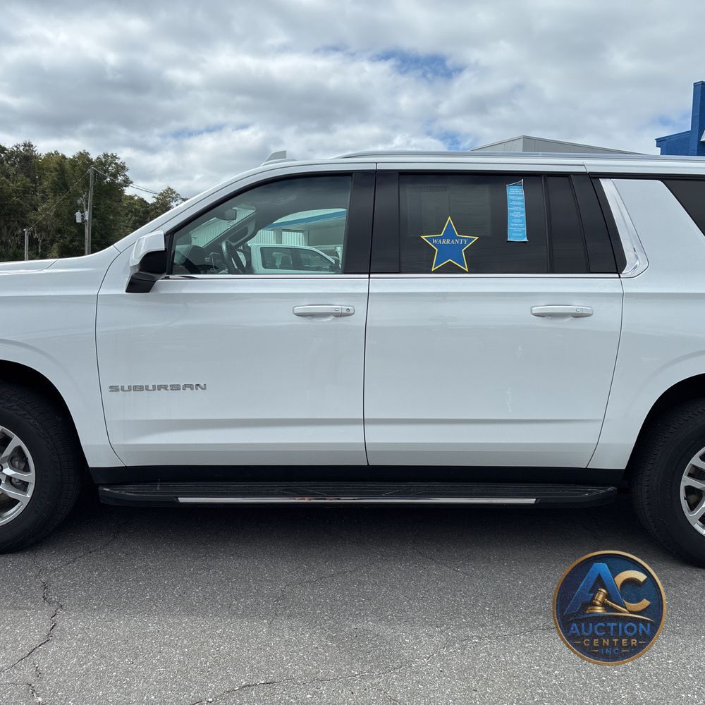 2023 Chevrolet Suburban LT