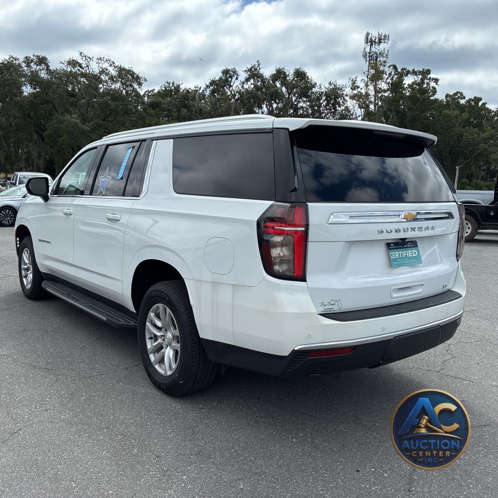 2023 Chevrolet Suburban LT