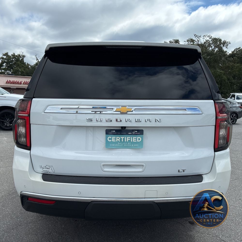 2023 Chevrolet Suburban LT