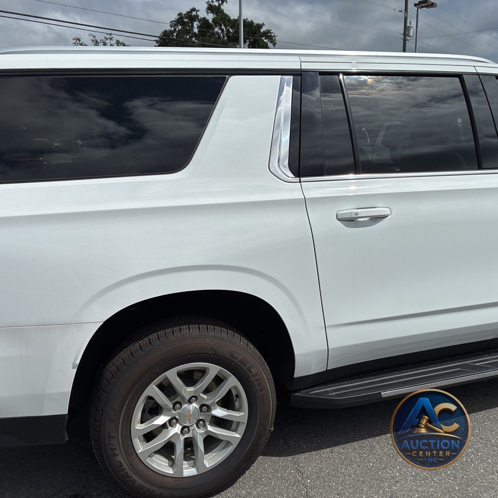 2023 Chevrolet Suburban LT