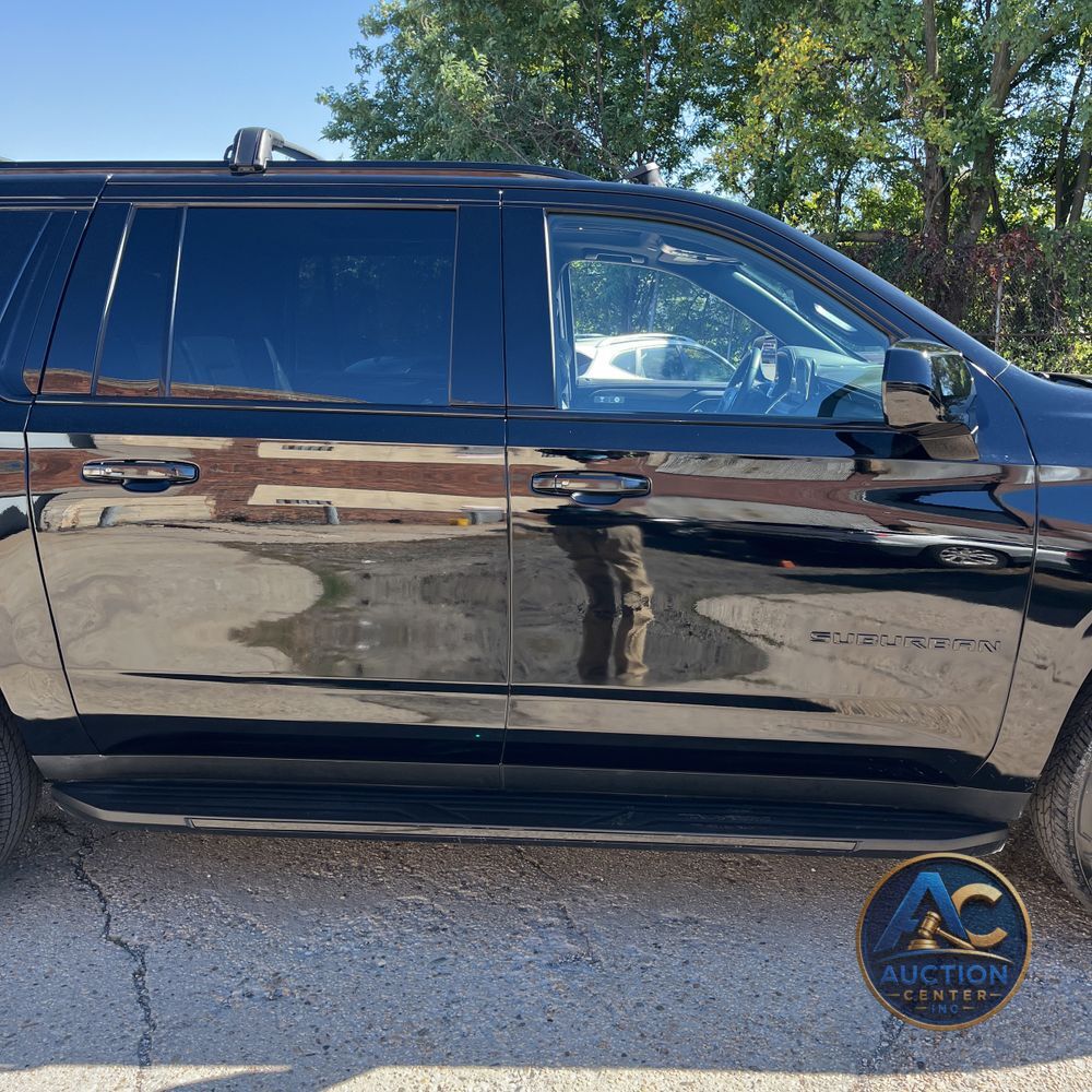 2023 Chevrolet Suburban RST