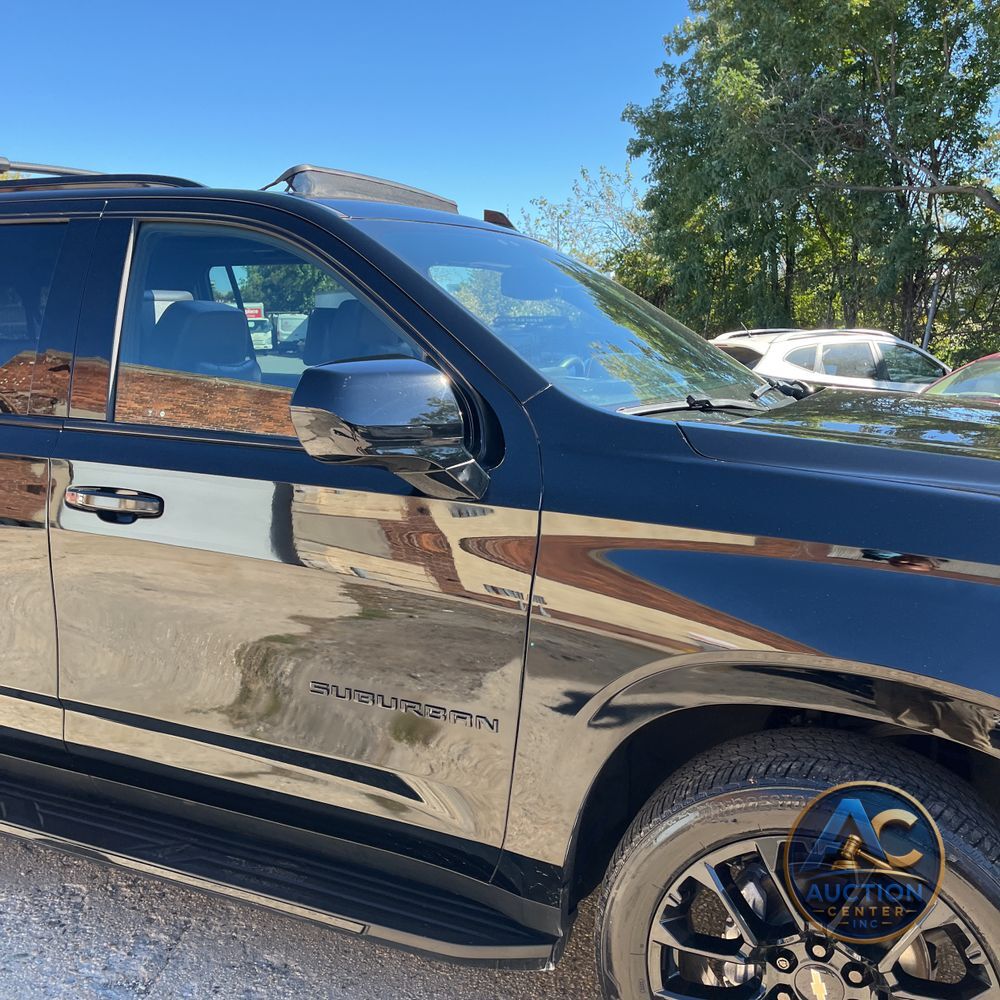 2023 Chevrolet Suburban RST