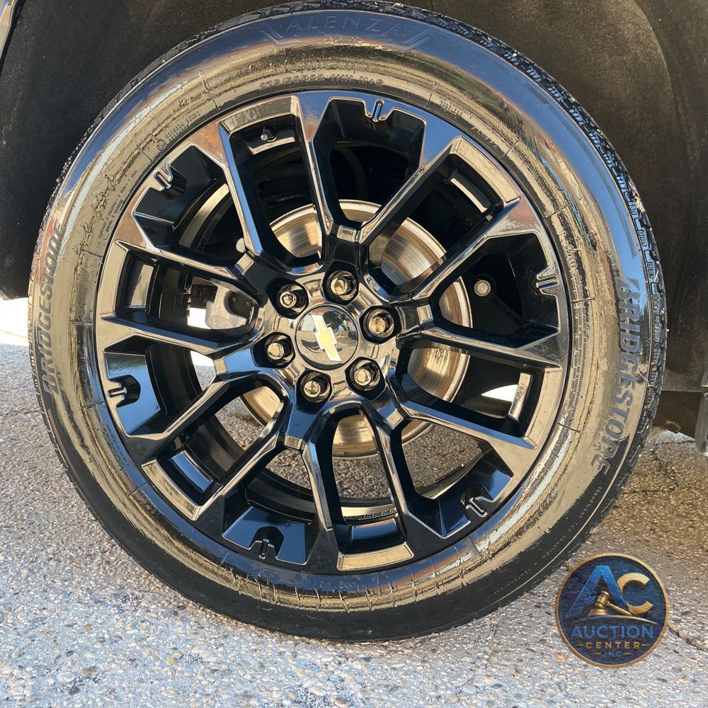 2023 Chevrolet Suburban RST