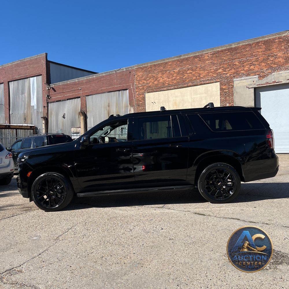 2023 Chevrolet Suburban RST