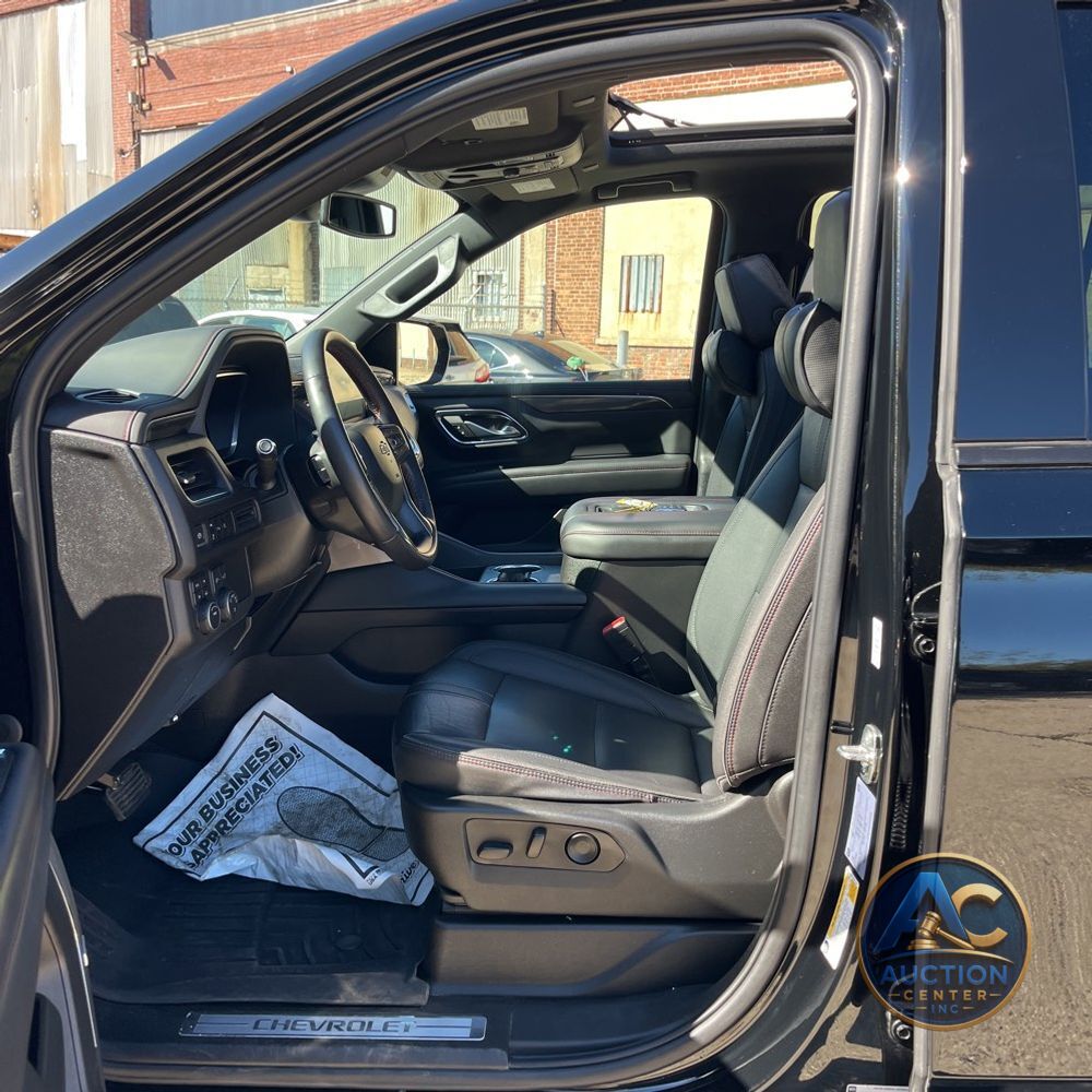 2023 Chevrolet Suburban RST