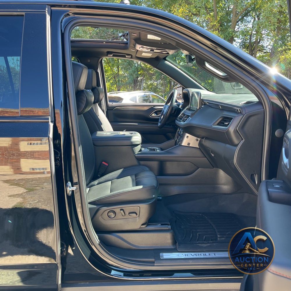 2023 Chevrolet Suburban RST