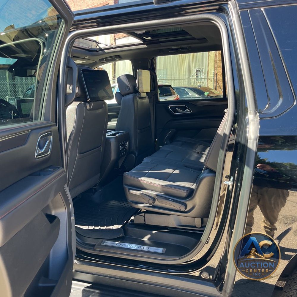 2023 Chevrolet Suburban RST