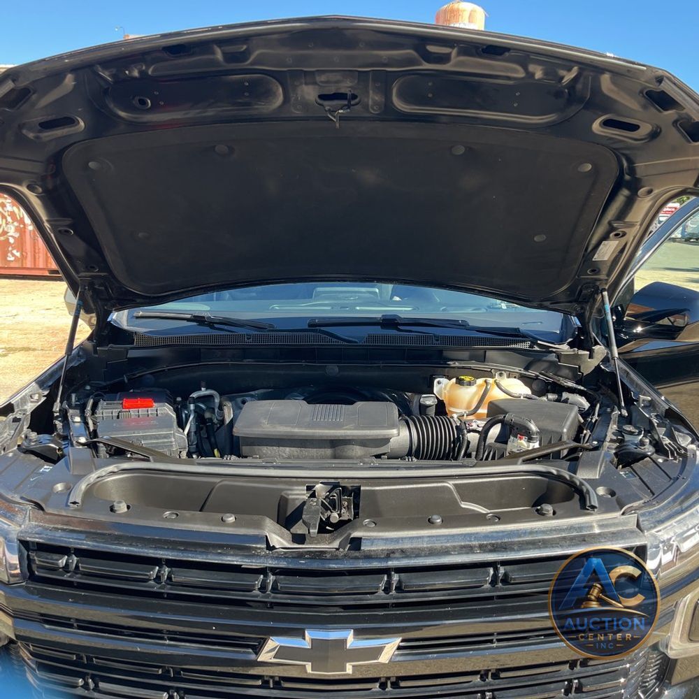 2023 Chevrolet Suburban RST