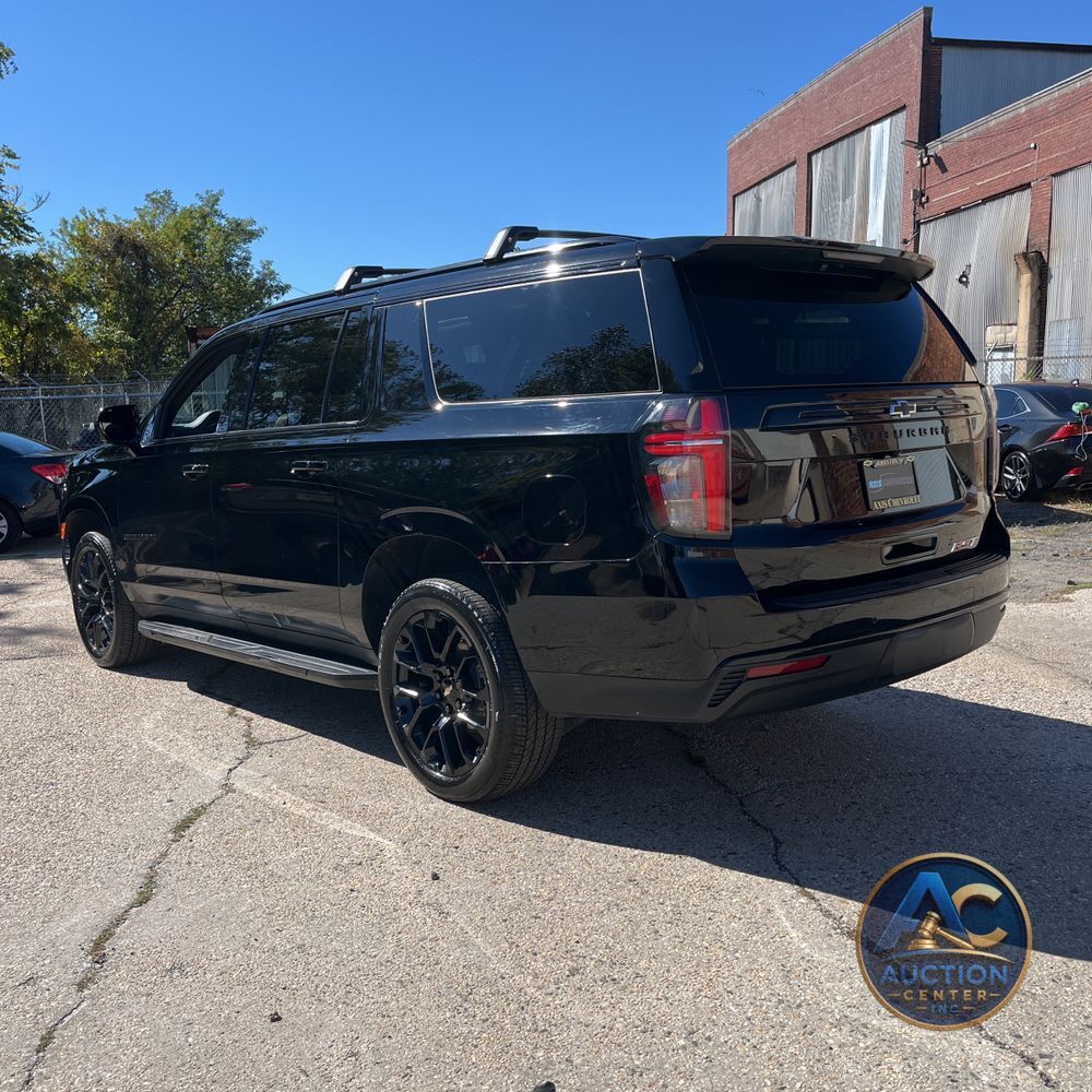 2023 Chevrolet Suburban RST