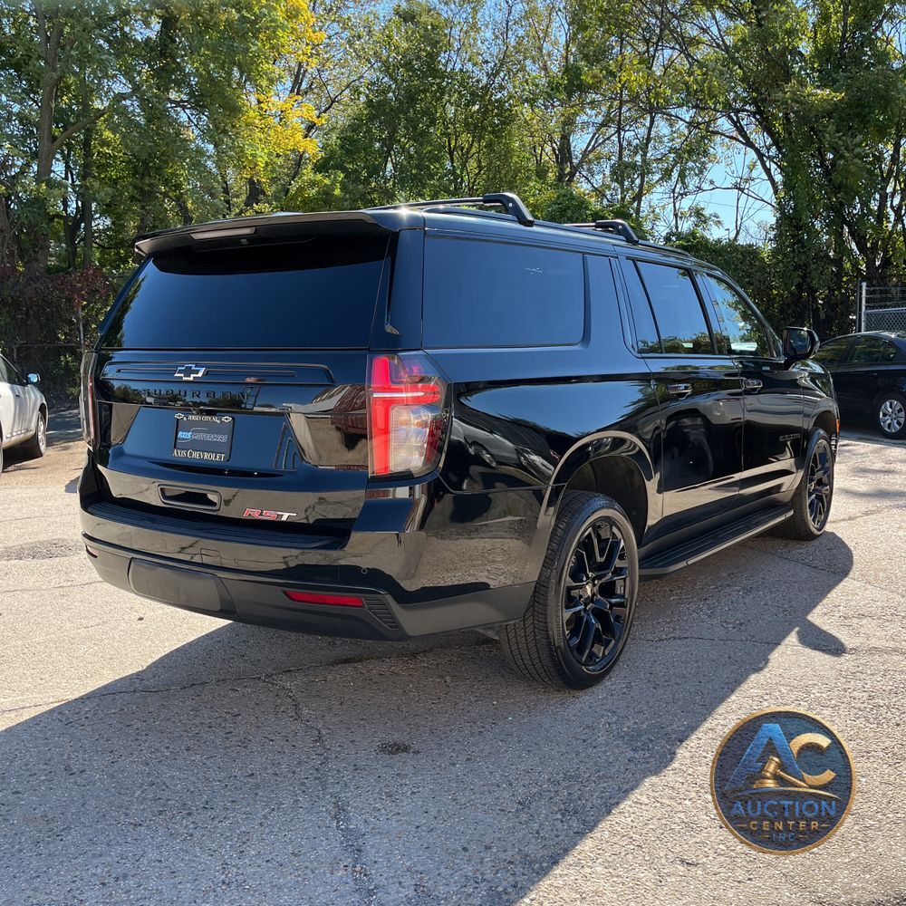 2023 Chevrolet Suburban RST