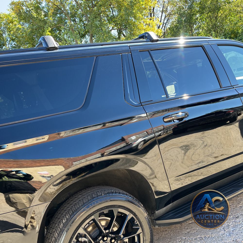 2023 Chevrolet Suburban RST