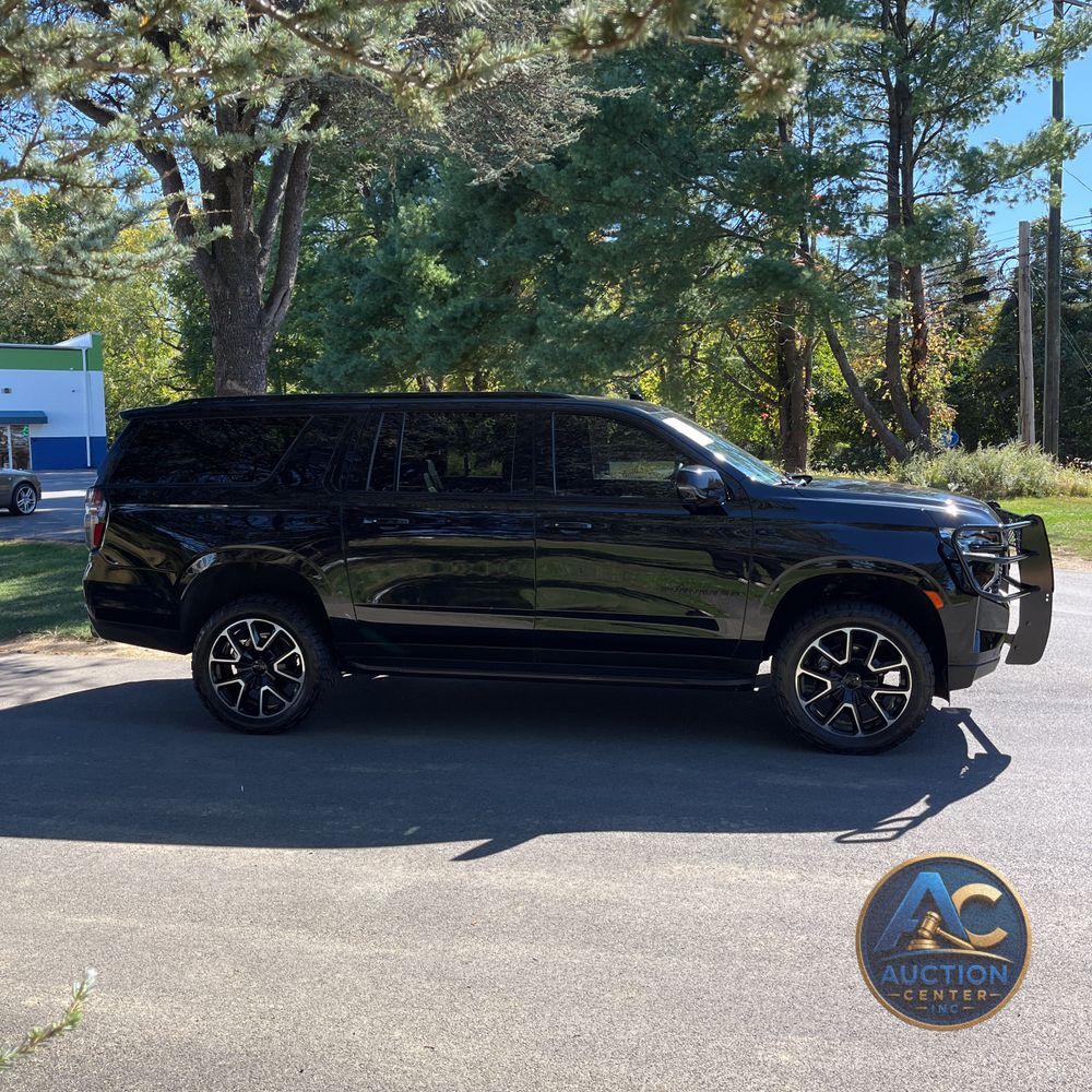 2023 Chevrolet Suburban RST