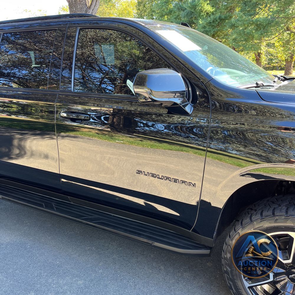 2023 Chevrolet Suburban RST