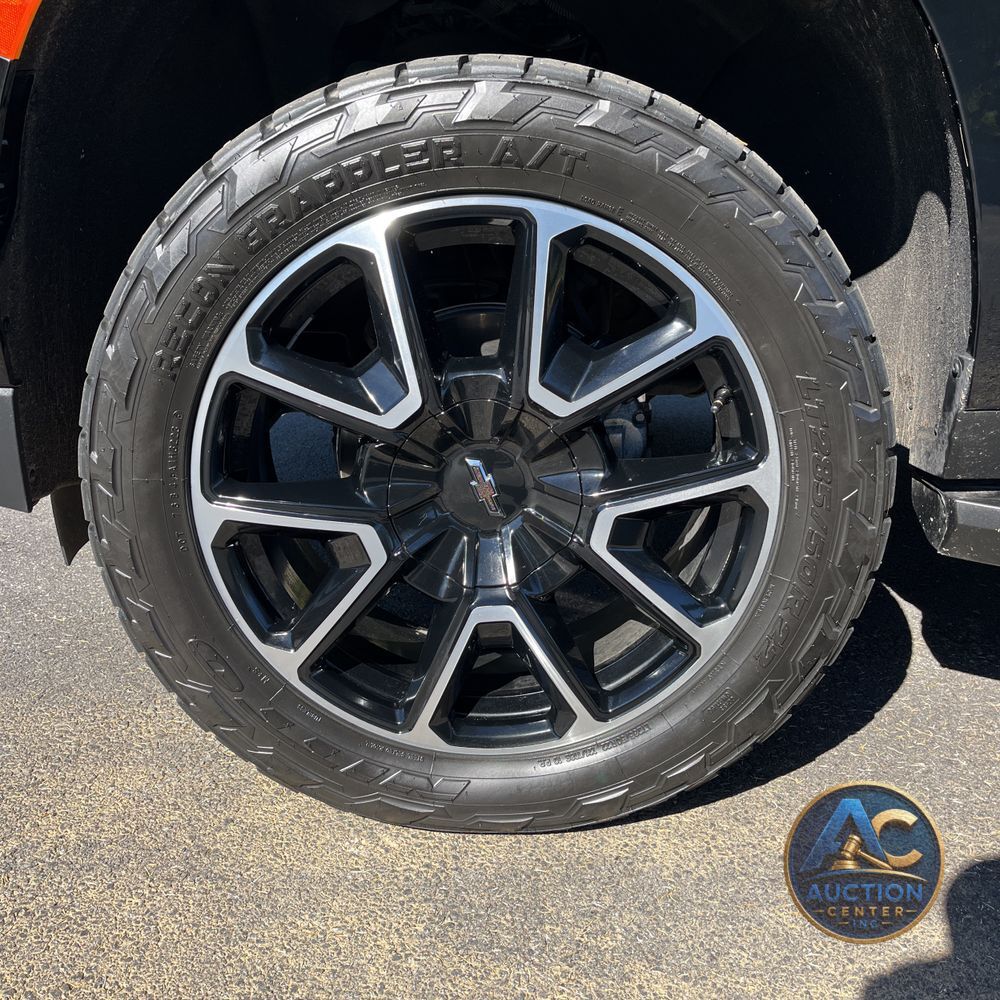2023 Chevrolet Suburban RST