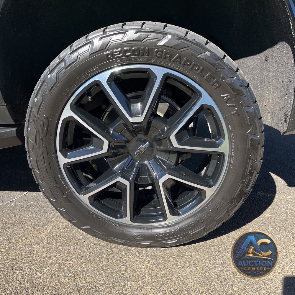 2023 Chevrolet Suburban RST