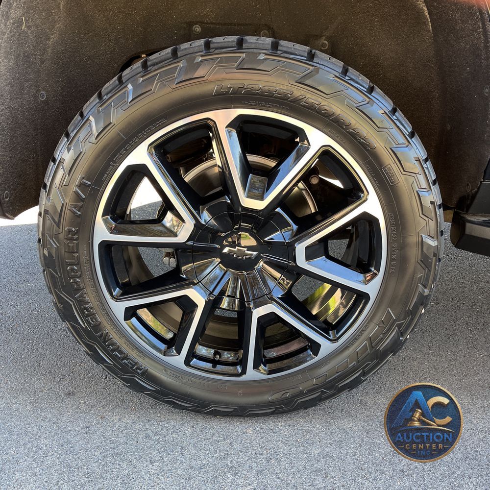 2023 Chevrolet Suburban RST