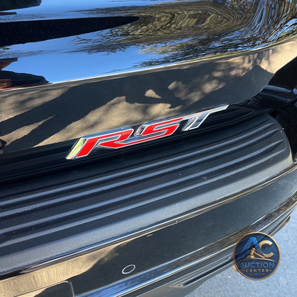 2023 Chevrolet Suburban RST