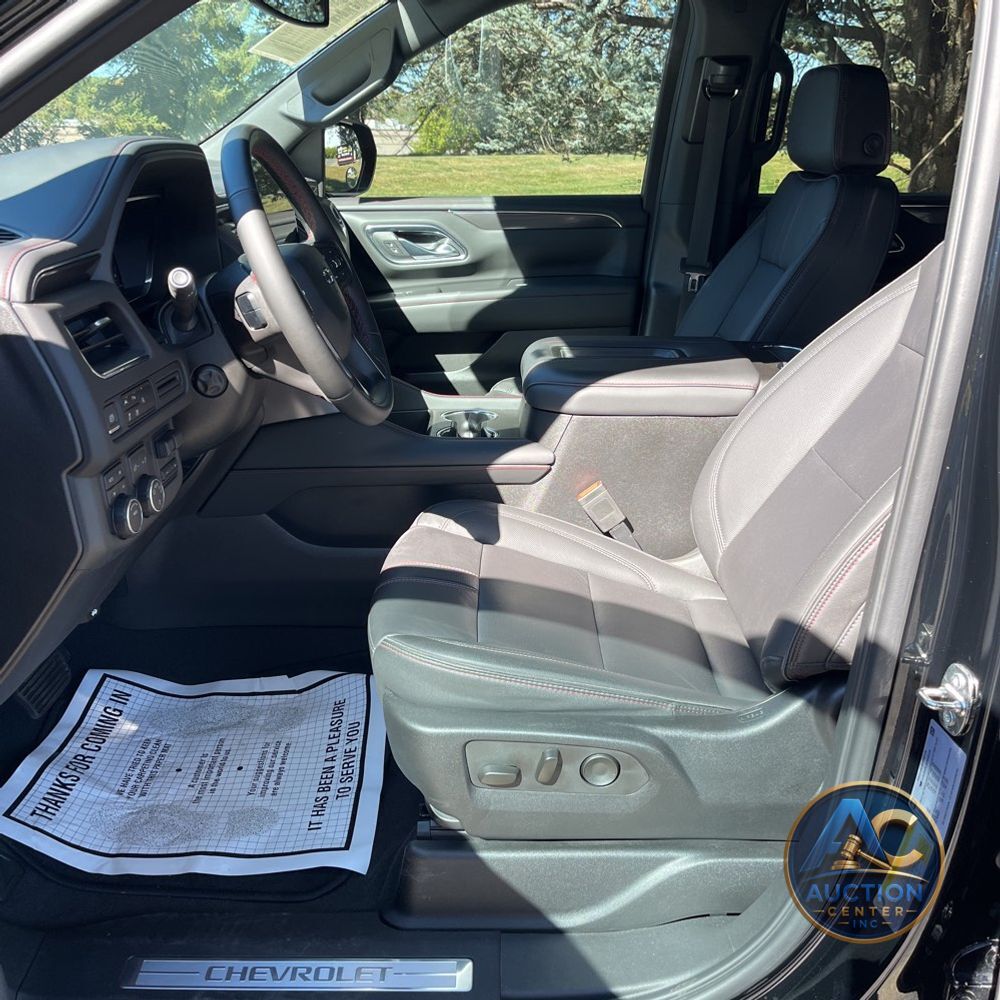 2023 Chevrolet Suburban RST