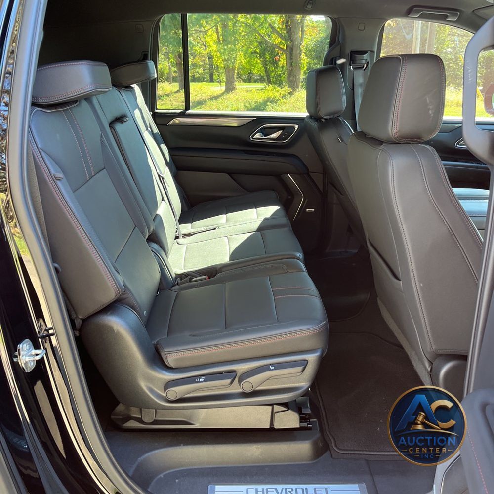 2023 Chevrolet Suburban RST