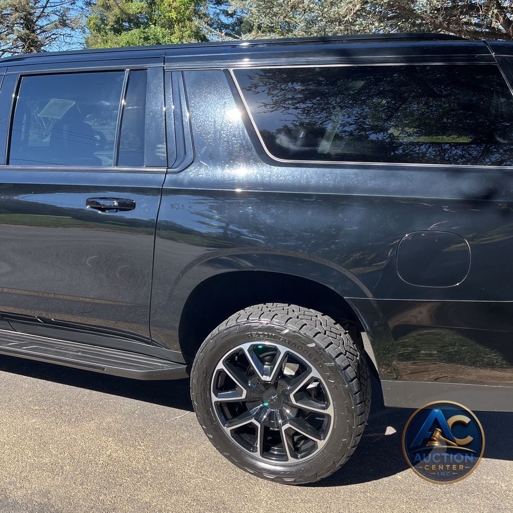 2023 Chevrolet Suburban RST