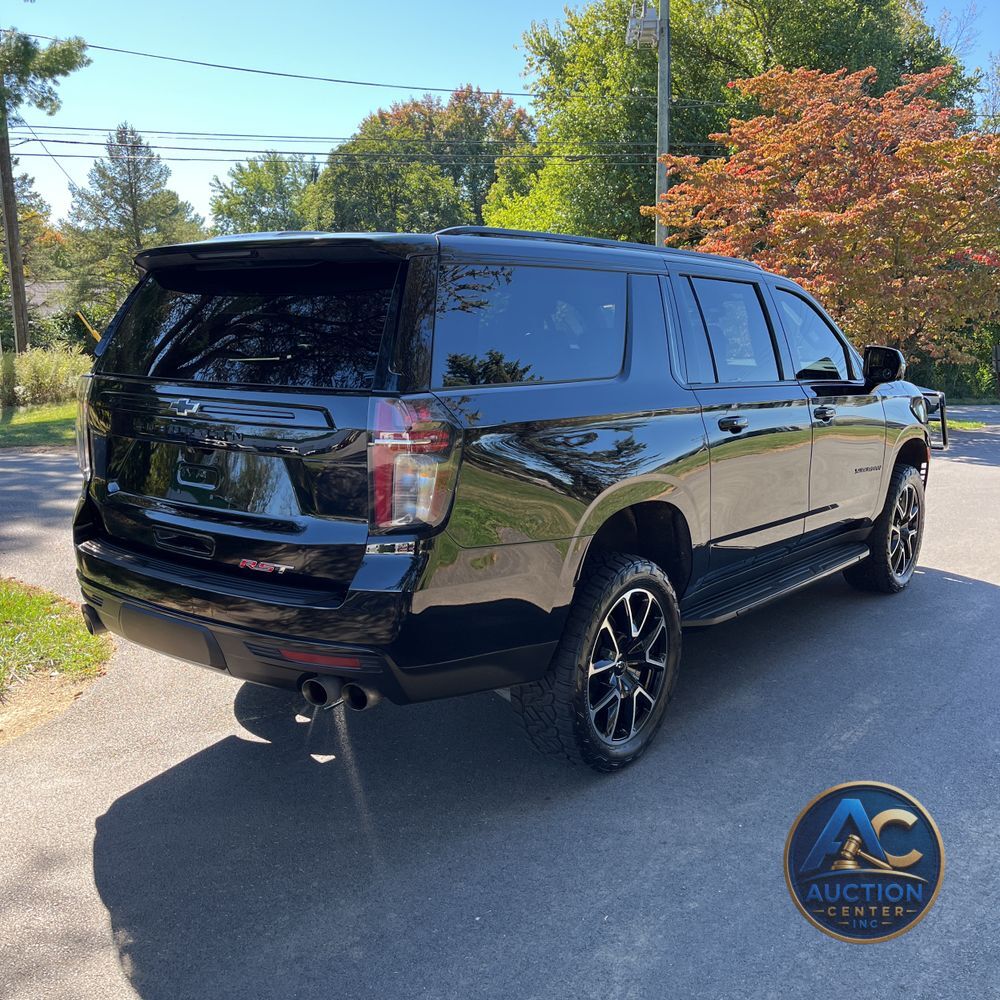 2023 Chevrolet Suburban RST
