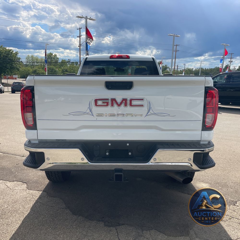2024 GMC Sierra 2500HD Pro