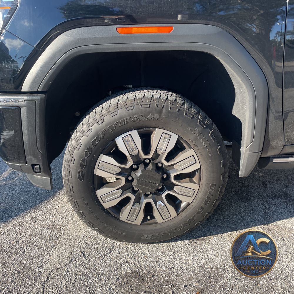 2024 GMC Sierra 2500 Denali
