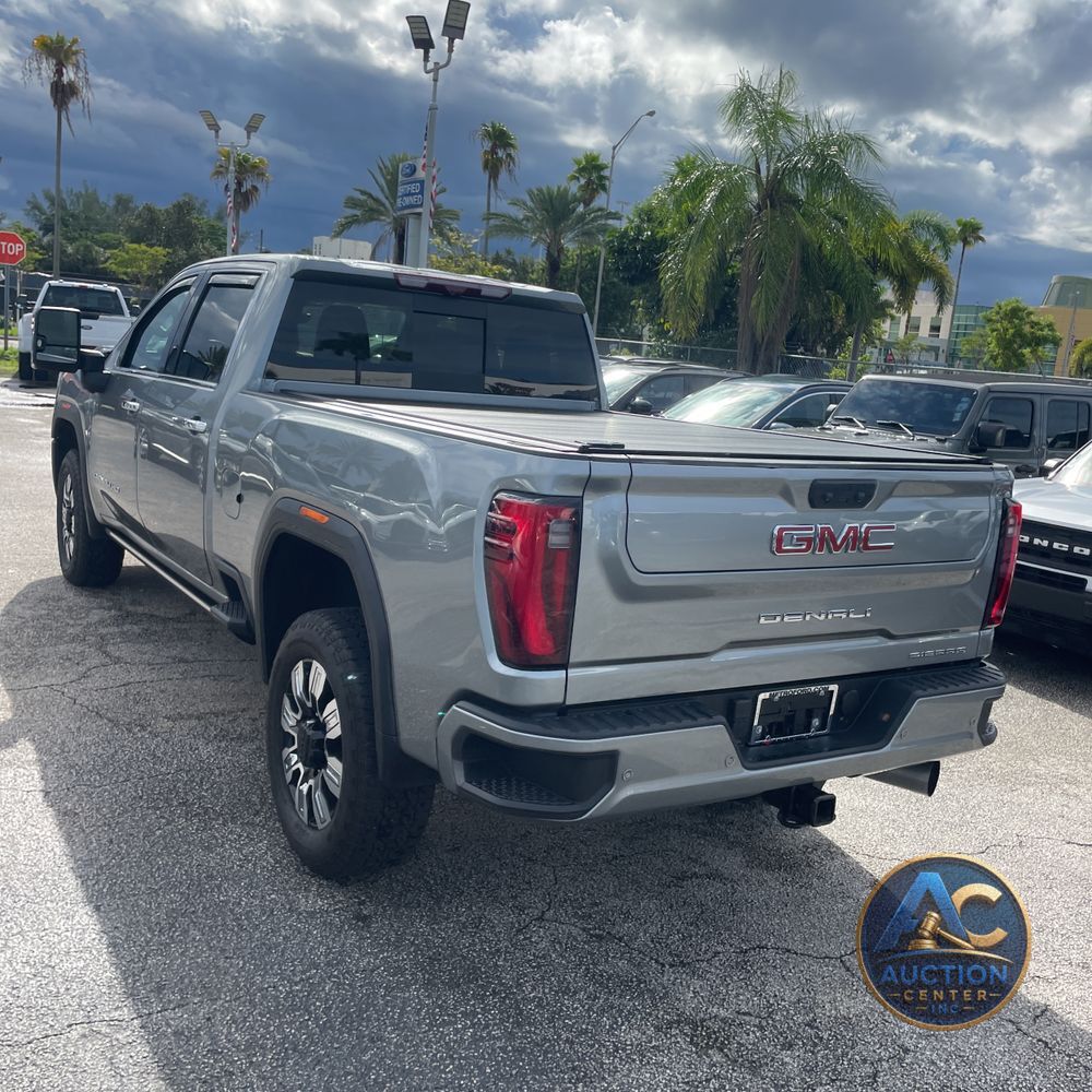2024 GMC Sierra 2500HD Denali