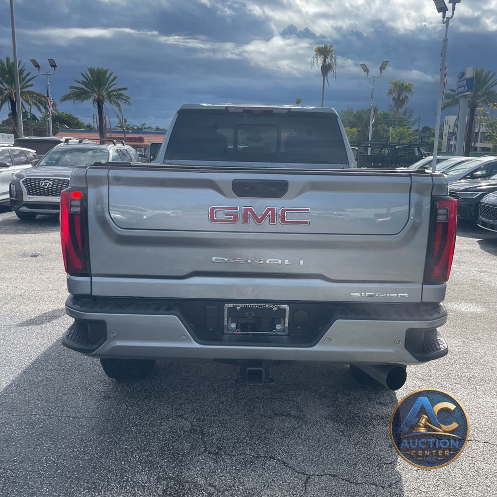 2024 GMC Sierra 2500HD Denali
