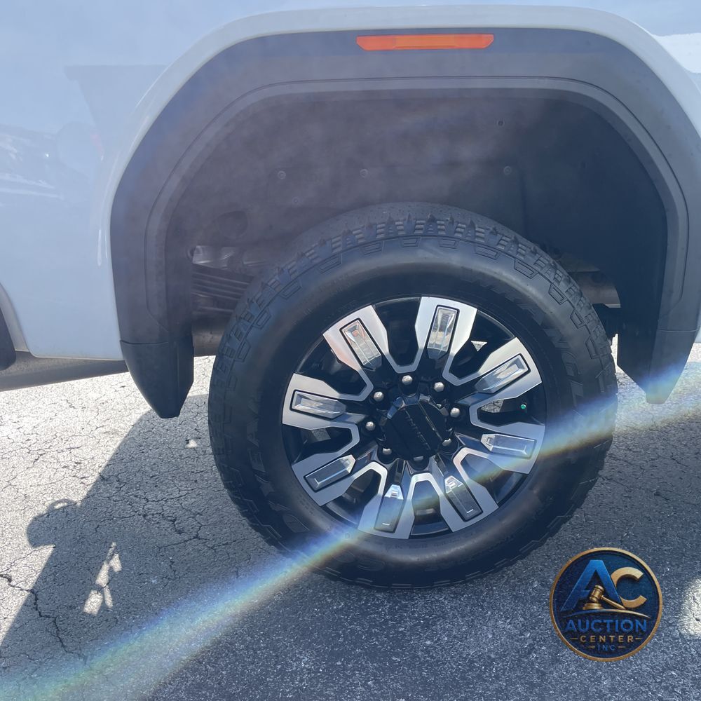 2024 GMC Sierra 2500HD Denali